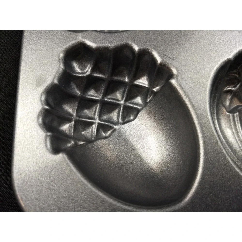 Nordic Ware Autumn Cakelet Baking Pan Pumpkin Turkey Leaf Acorn Non Stick NEW